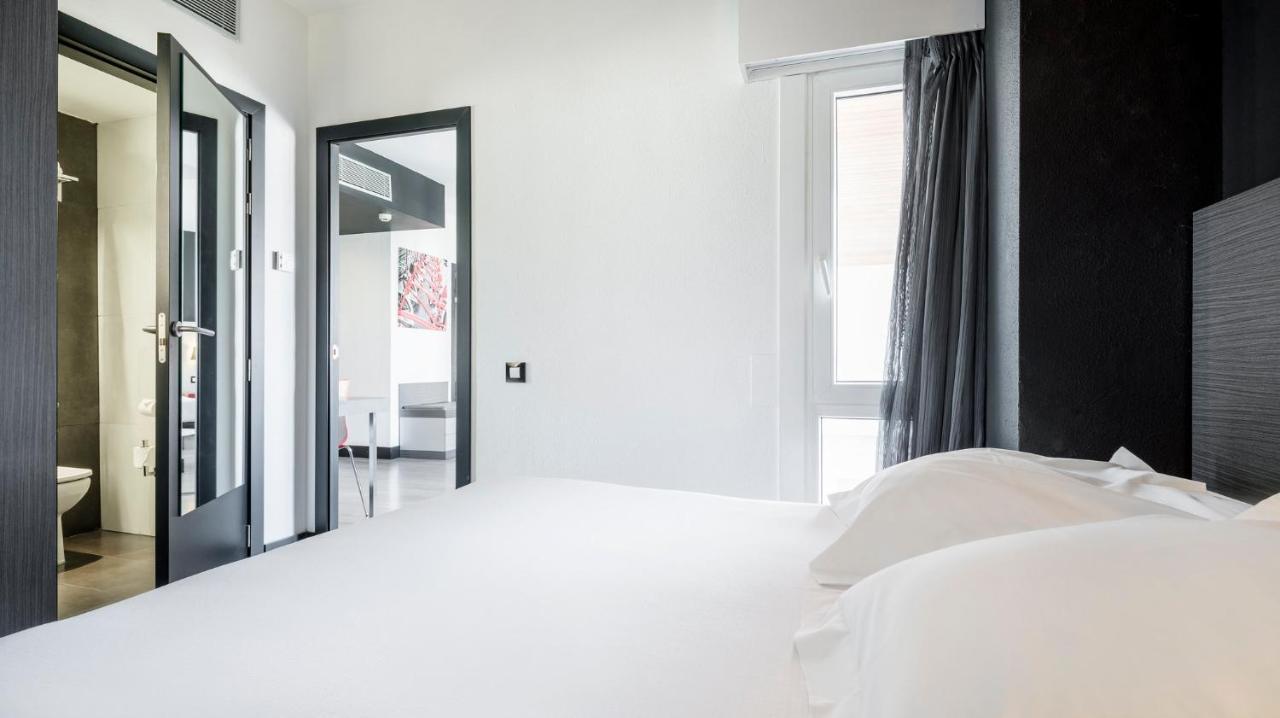 Ilunion Romareda Hotel Zaragoza Kültér fotó