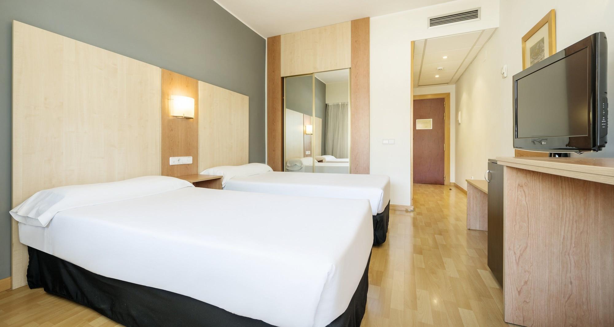 Ilunion Romareda Hotel Zaragoza Kültér fotó