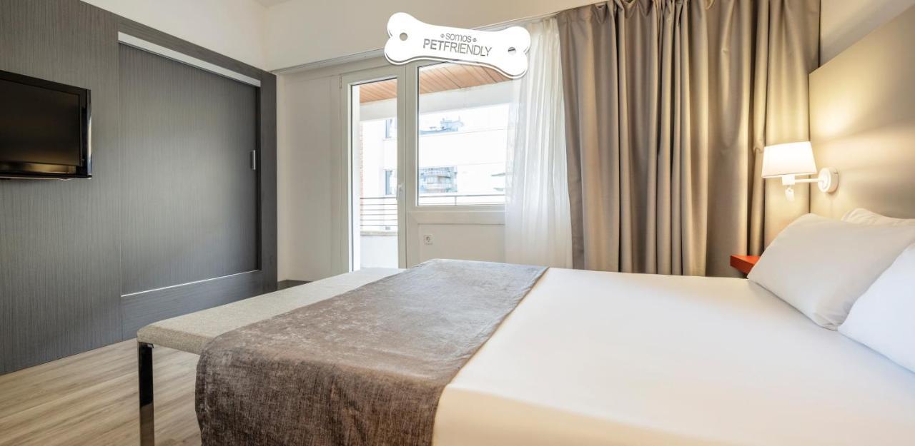 Ilunion Romareda Hotel Zaragoza Kültér fotó