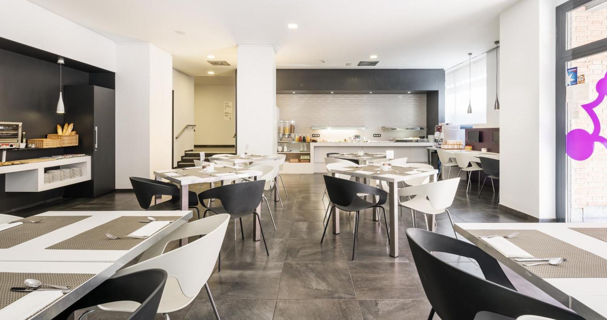 Ilunion Romareda Hotel Zaragoza Kültér fotó