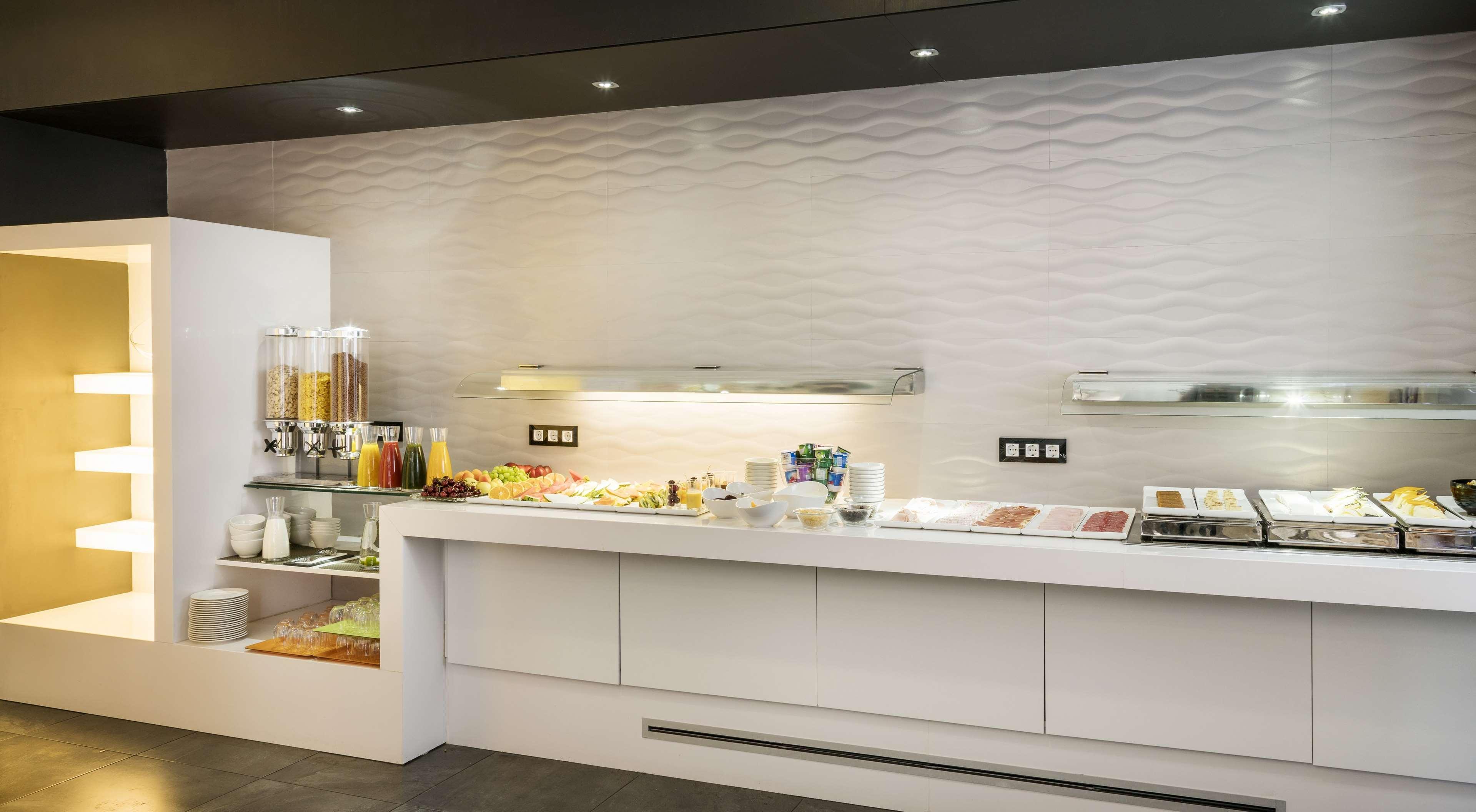 Ilunion Romareda Hotel Zaragoza Kültér fotó