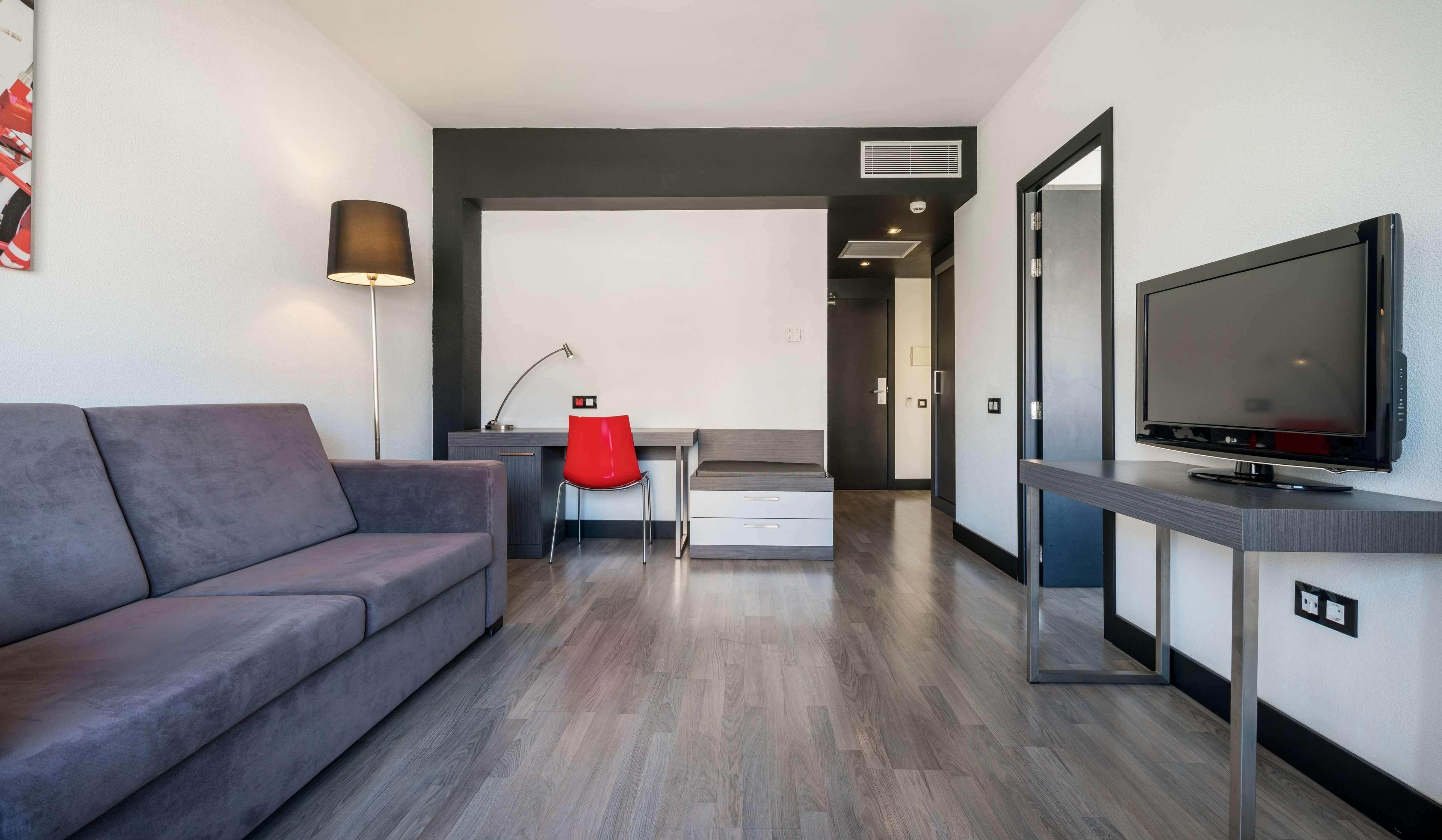 Ilunion Romareda Hotel Zaragoza Kültér fotó