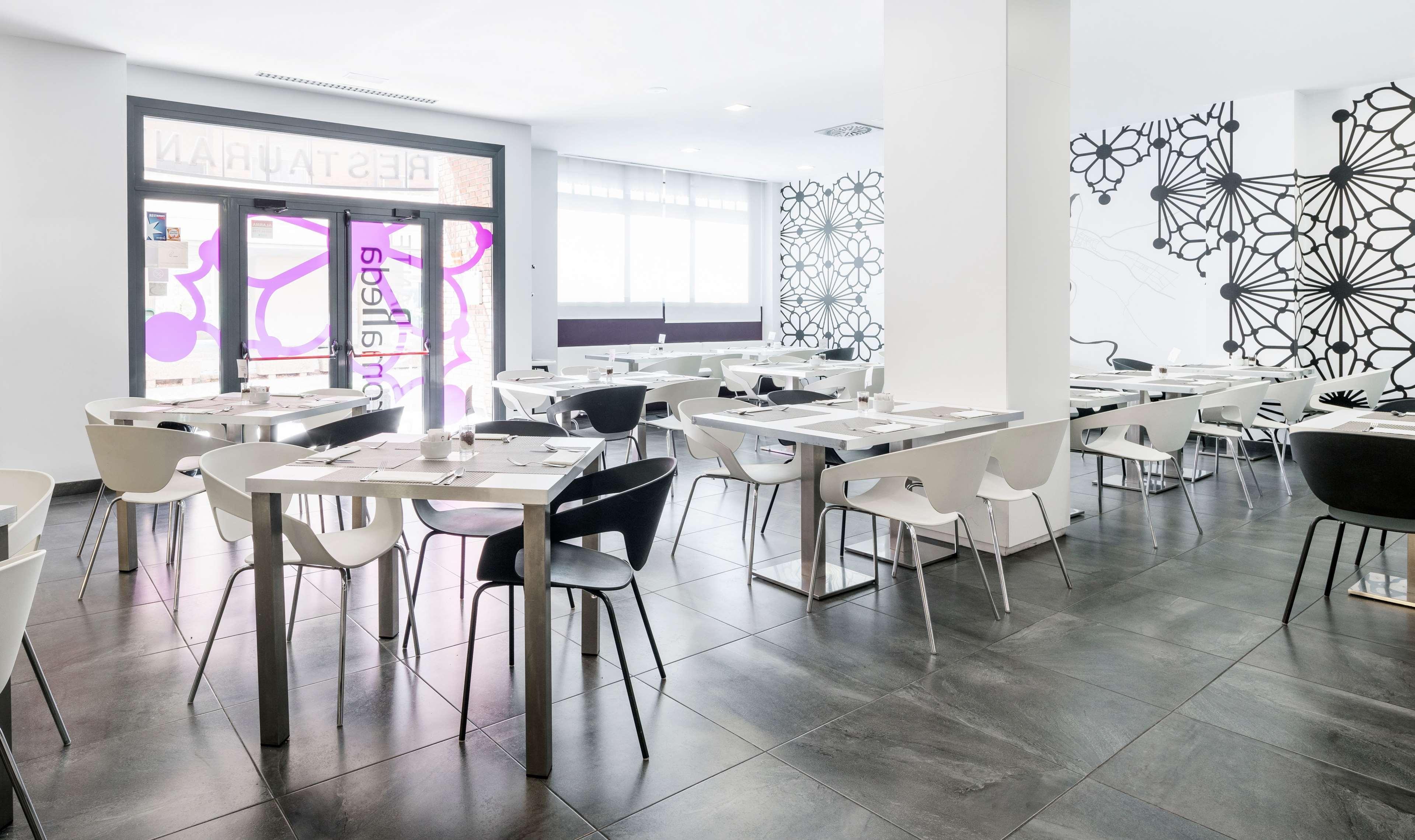 Ilunion Romareda Hotel Zaragoza Kültér fotó
