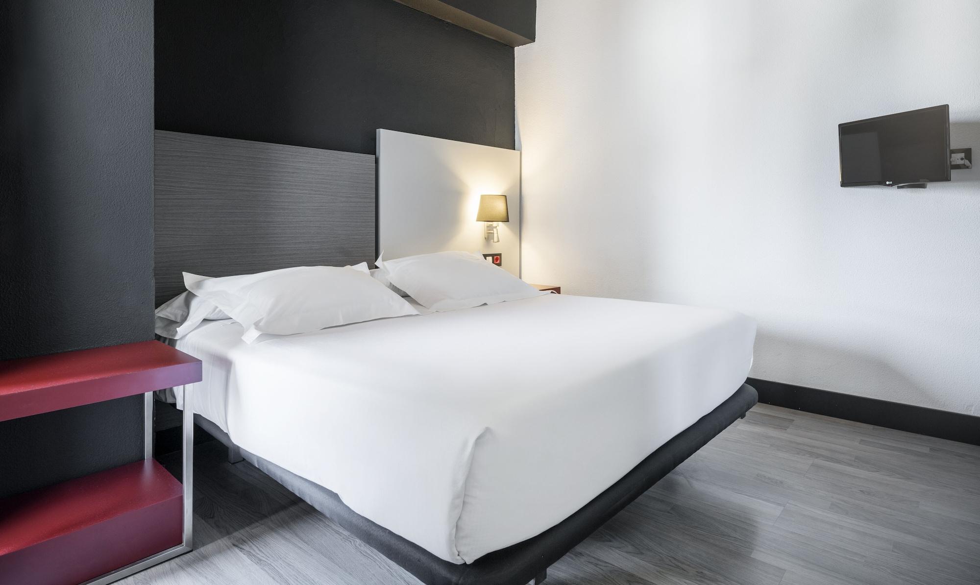 Ilunion Romareda Hotel Zaragoza Kültér fotó