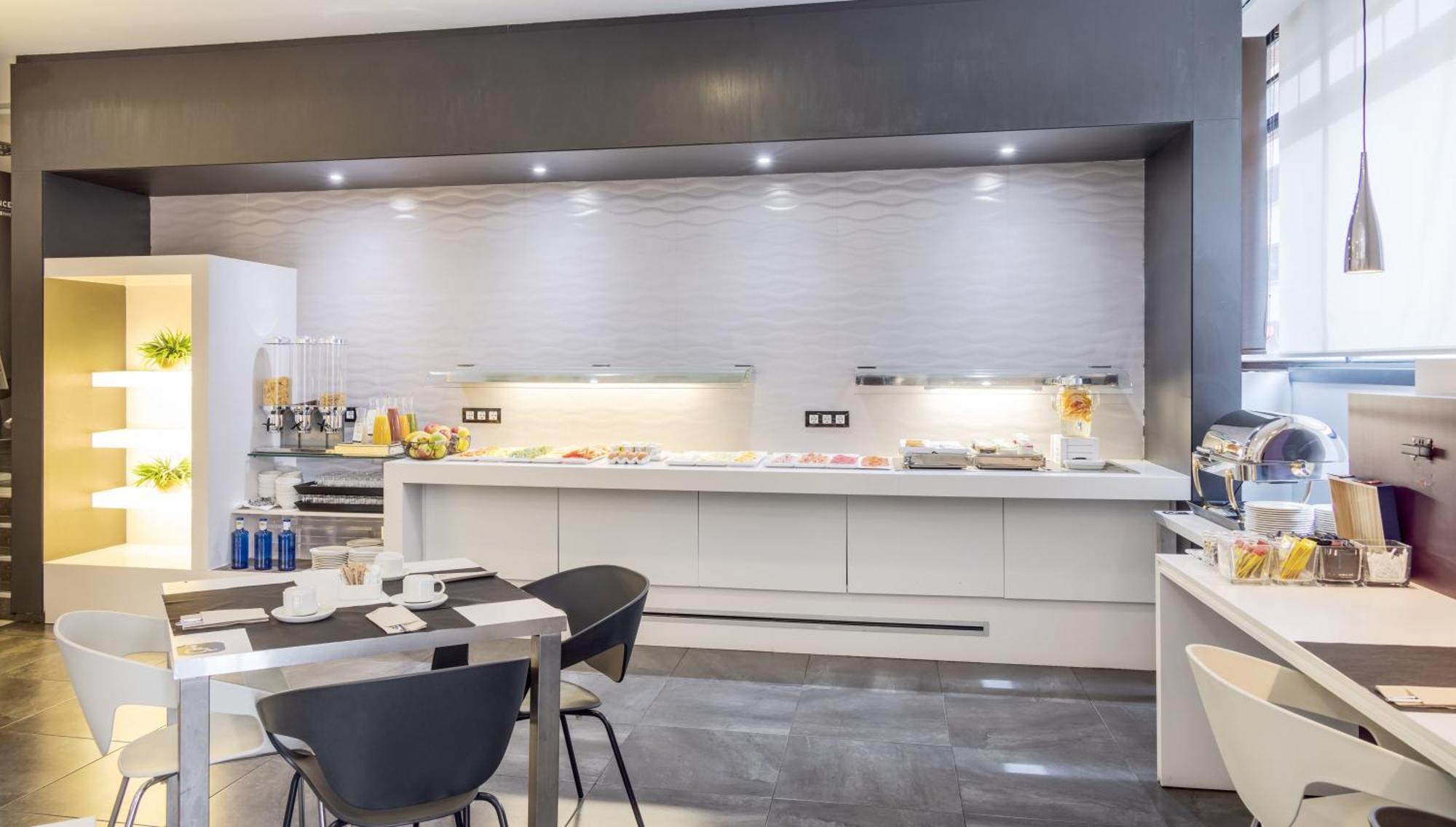 Ilunion Romareda Hotel Zaragoza Kültér fotó