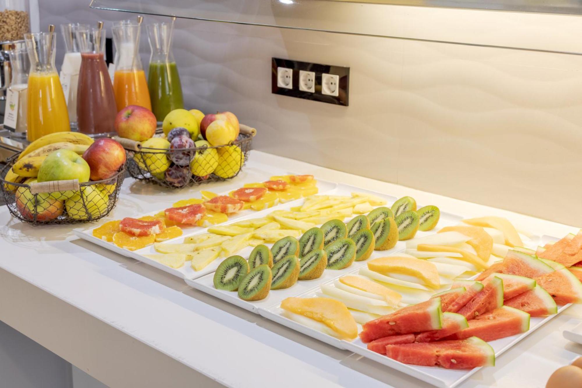 Ilunion Romareda Hotel Zaragoza Kültér fotó
