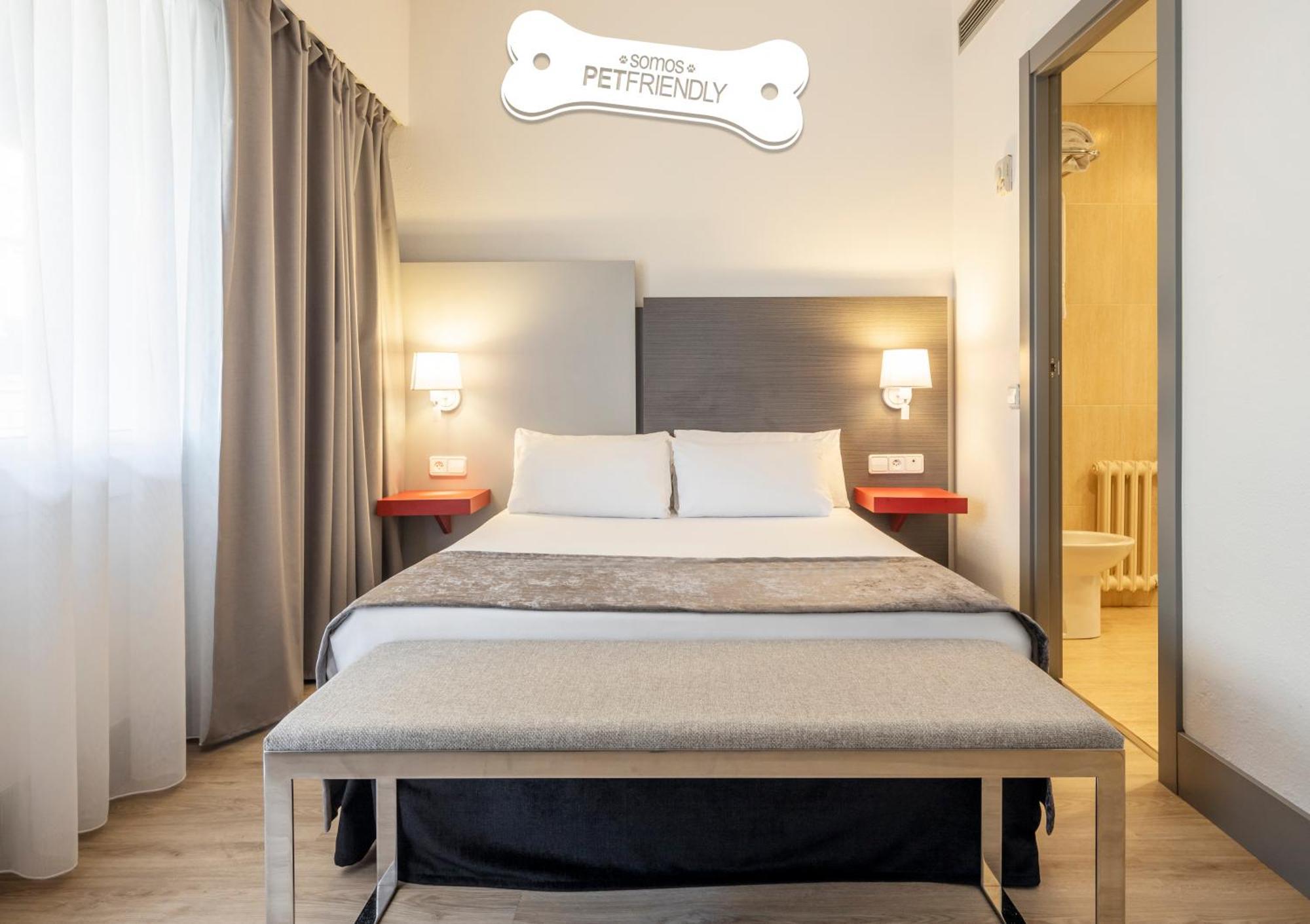 Ilunion Romareda Hotel Zaragoza Szoba fotó