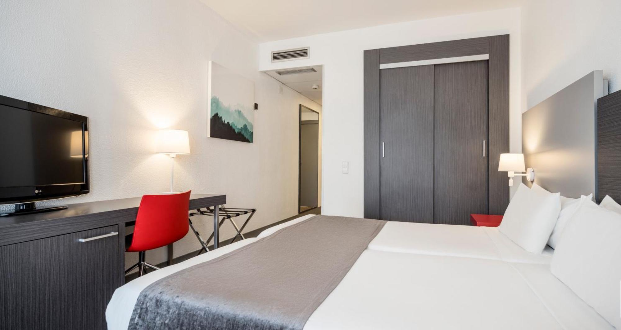 Ilunion Romareda Hotel Zaragoza Kültér fotó