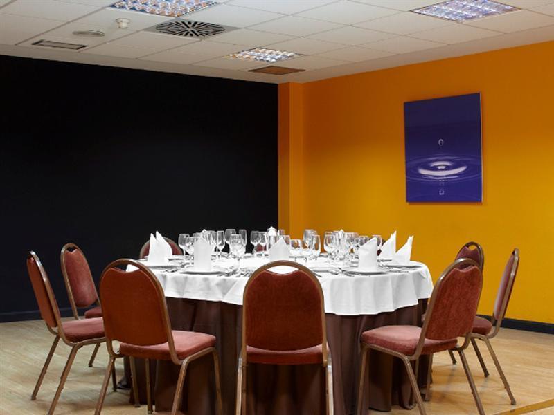 Ilunion Romareda Hotel Zaragoza Étterem fotó